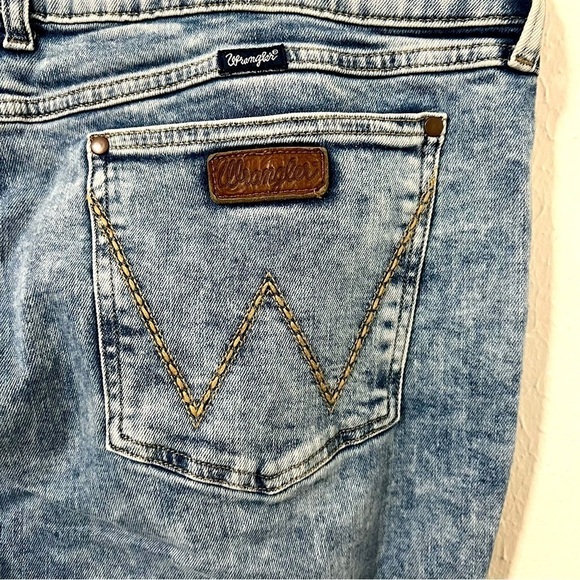 Wrangler Retro Women's Mae Mid Rise Wide Leg Trouser Kacey Jeans Acid Wash 35x34 - Picture 8 of 12